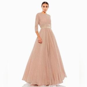 MAC DUGGAL Leena Shimmering Pleated A-Line Quarter Length Sleeve Gown Size 10